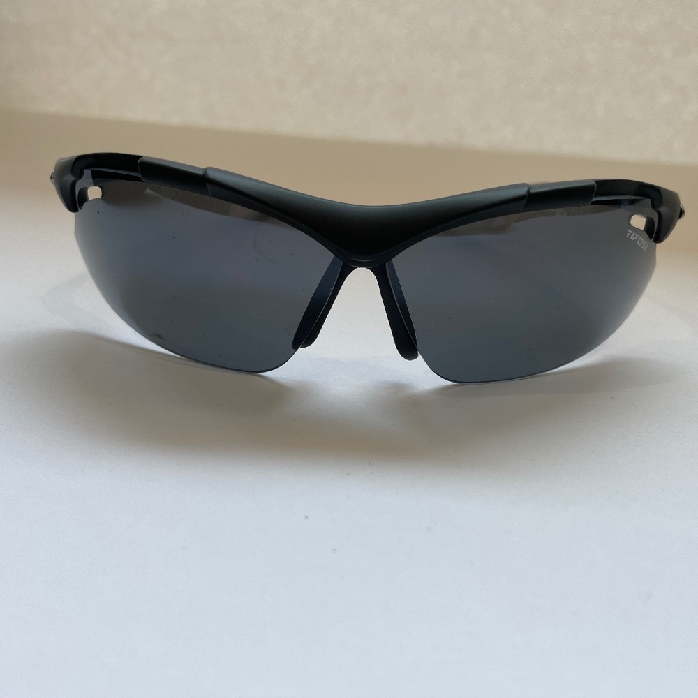 Tifosi Tyrant Performance Sport Sunglasses w/Lenses and Hard Case